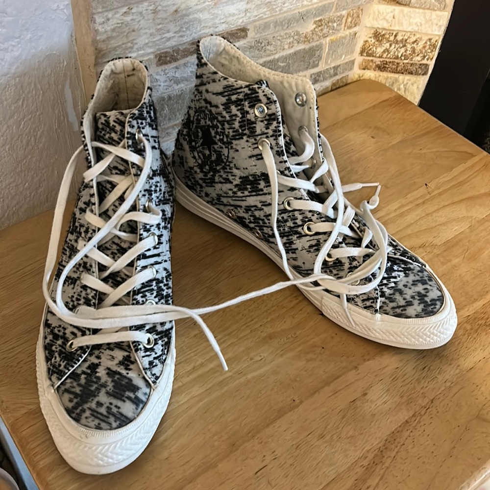 Converse Allstar Women’s Size 7 Black and White